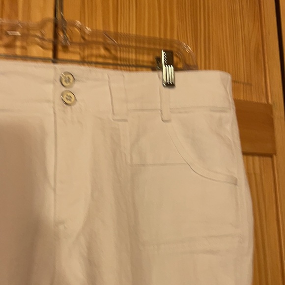 White capris - Picture 4 of 10